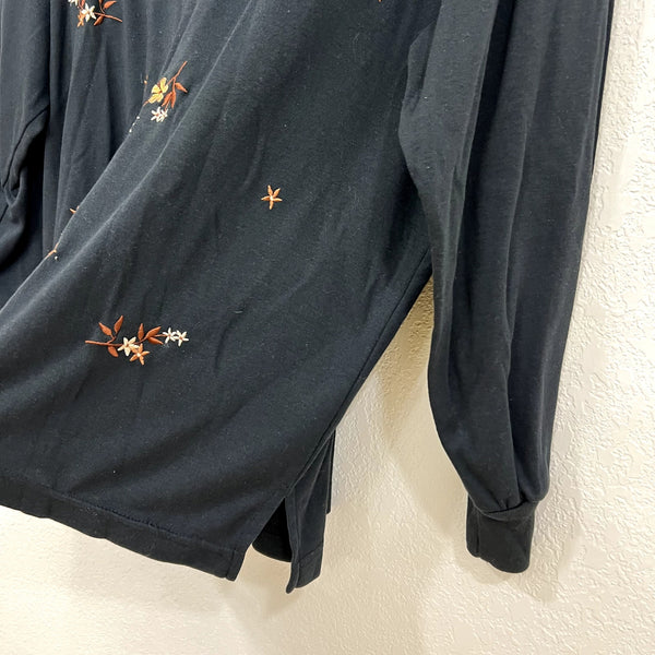 Vintage 90s BonWorth Black Floral Embroidered Mock Neck Pullover Med Petite