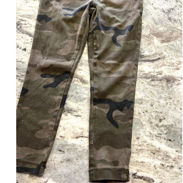 Time and Tru Camo Pull on Pants Size Medium