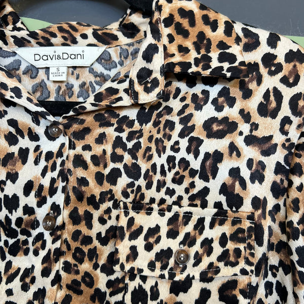 Davi & Dani Boutique Satin Leopard Button Down Blouse Small