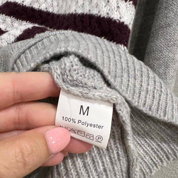 Women's Gray USA Flag Thick Knit Crew Neck Sweater Medium