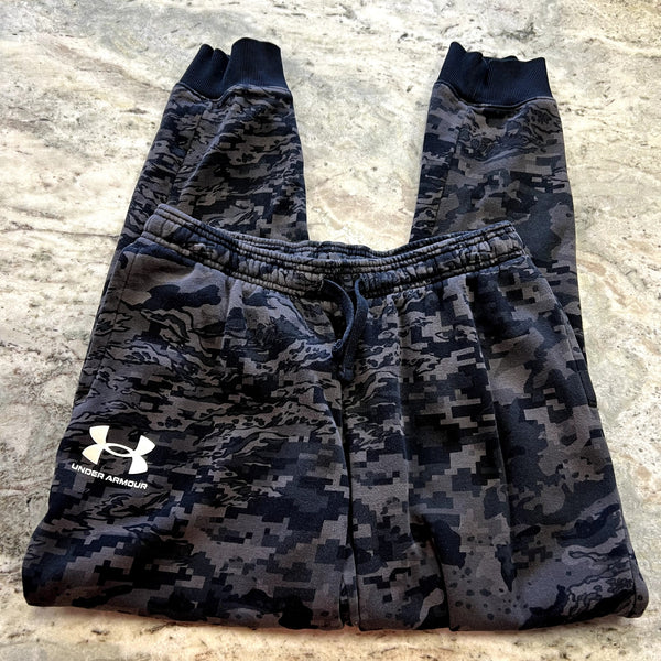 Under Armour Two Tone Black Loose Fit Camo Joggers Size Youth XL