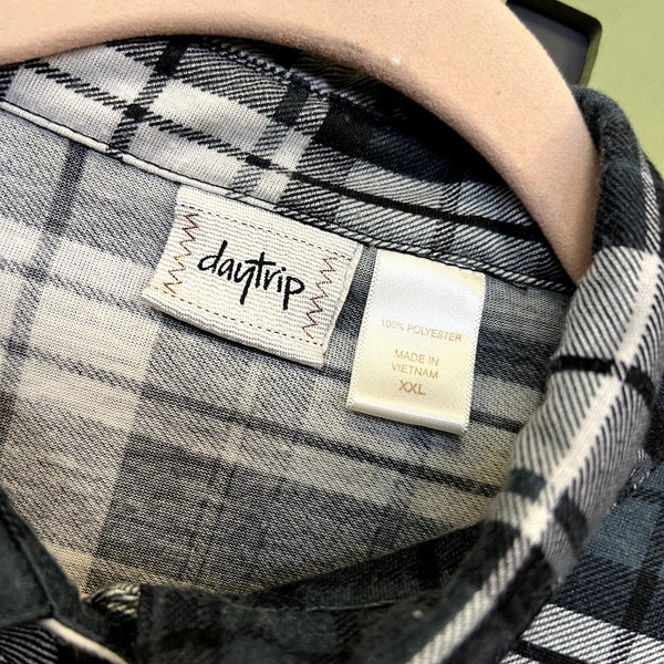 BKE Daytrip Women's Black Plaid Flannel Size XXL