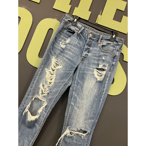 American Eagle Outfitters Distressed Light Wash Tomgirl Jeans Size 8