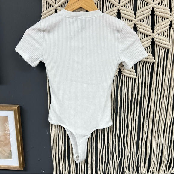 White Short Sleeve Bodysuit Size X-Small