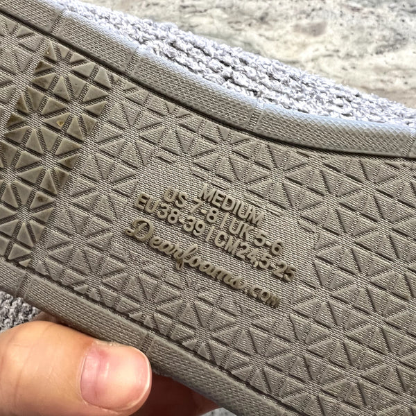 Dearfoams Gray Textured Slippers Women's Size 7/8