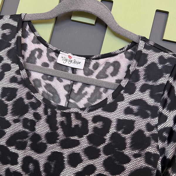 Women's Gray Leopard Print Shark Bite Blouse Medium