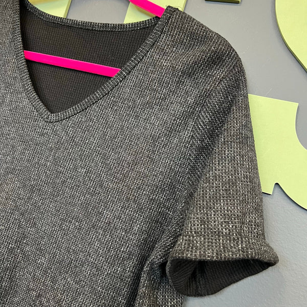 Women's Gray V-Neck Top Size Small