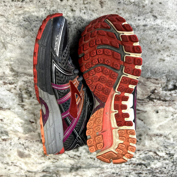 Brooks Adrenaline GTS 17 Running Sneakers Size 6