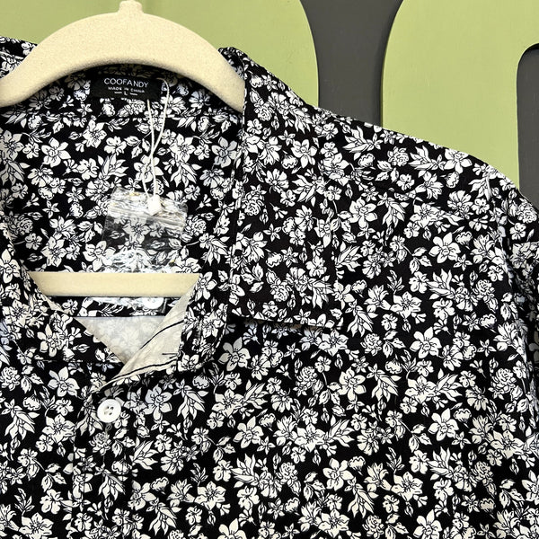 NWOT Men's Black + White Floral Silk Feel Button Down Large