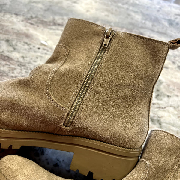 Lucky Brand Hazyl Fossilized Suede Ankle Lug Booties Size 7.5