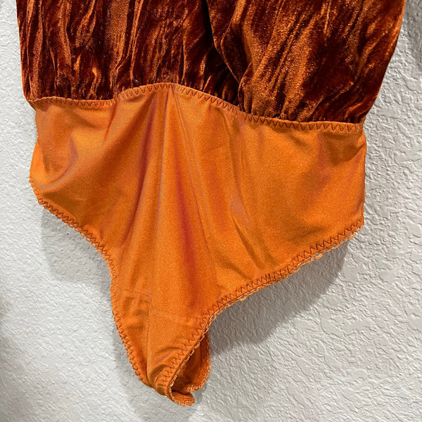 Mia Joy Dark Orange Velvet Scoop Neck Henley Short Sleeve Bodysuit Size Medium