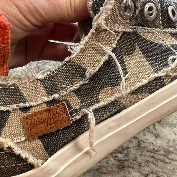 Blowfish Malibu Camo Slip On Sneakers Size 8.5
