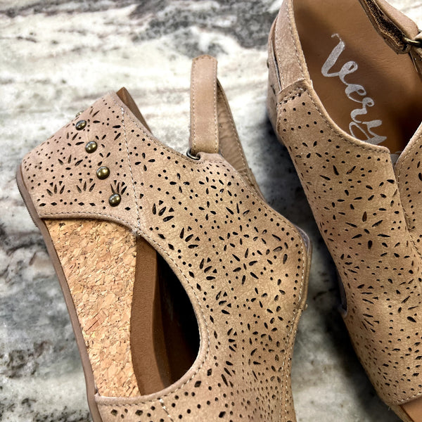 Very J Free Fly Cork Wedges Size 9