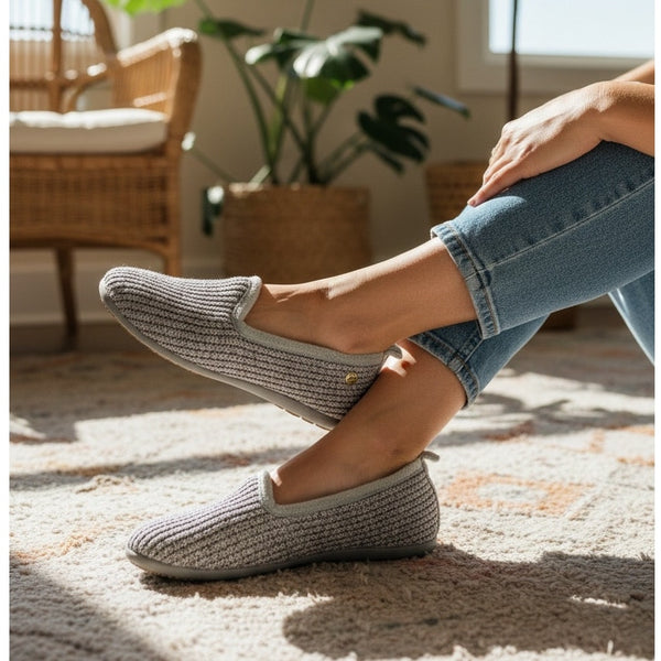 Dearfoams Gray Textured Slippers Women's Size 7/8