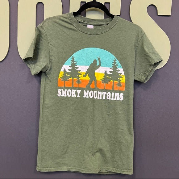 Smoky Mountains Sasquatch Unisex Green Graphic Tee Small