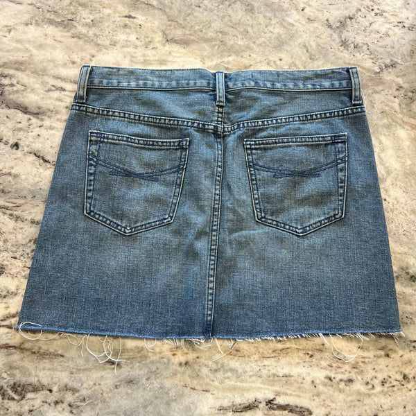NWOT Gap Raw Hem Denim Mini Skirt Size 6