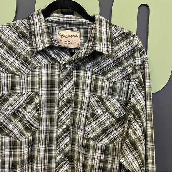 Wrangler Women’s Plaid Pearl Snap Olive Polo Button Down Size 2XL