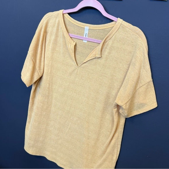Twenty Ten Boutique Yellow Knit V-Neck Top Large