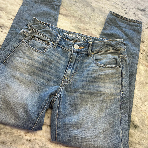 American Eagle "Boy Jean" Size 2 Regular