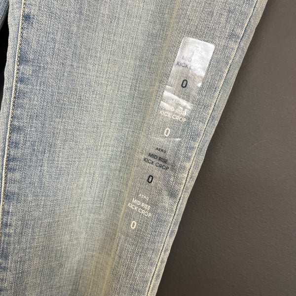 NWT Aeropostale Light Wash Mid Rise Kick Crop Straight Leg Jeans Size 0