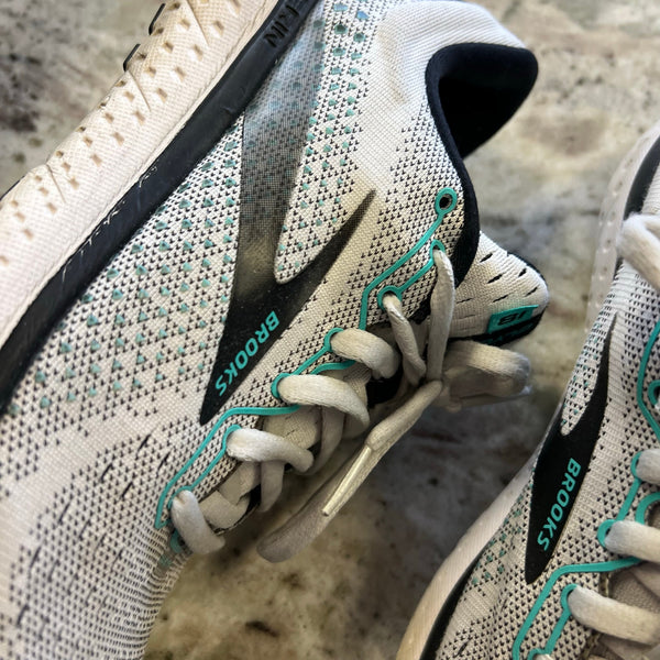 Brooks Women's Glycerin 18 Sneakers Blue + White Size 8.5