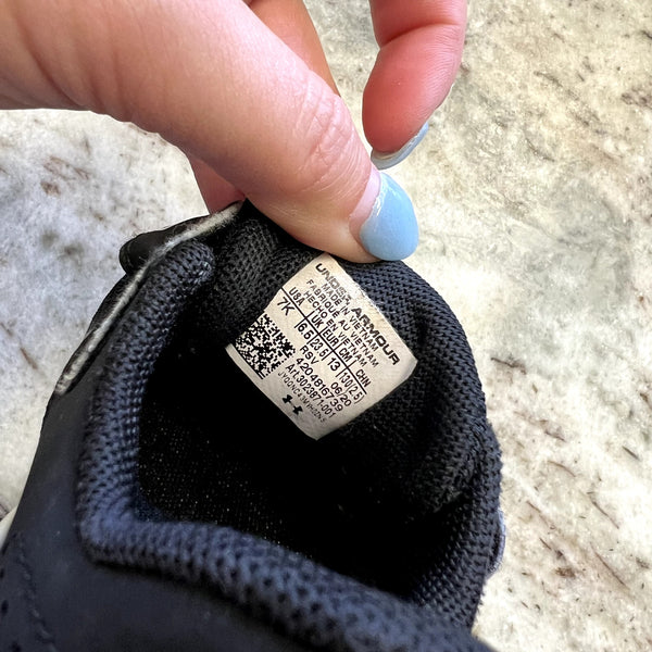Under Armour Black Kids Athletic Sneakers Size 7K