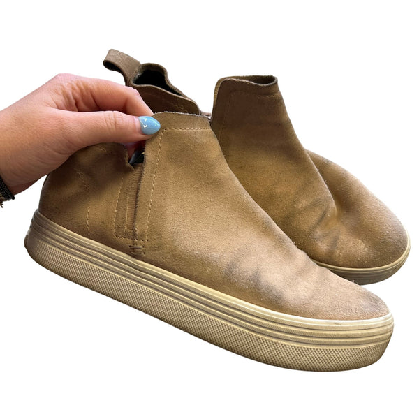 Dolce Vita Suede Slip On Sneaker Shoes Size 8.5
