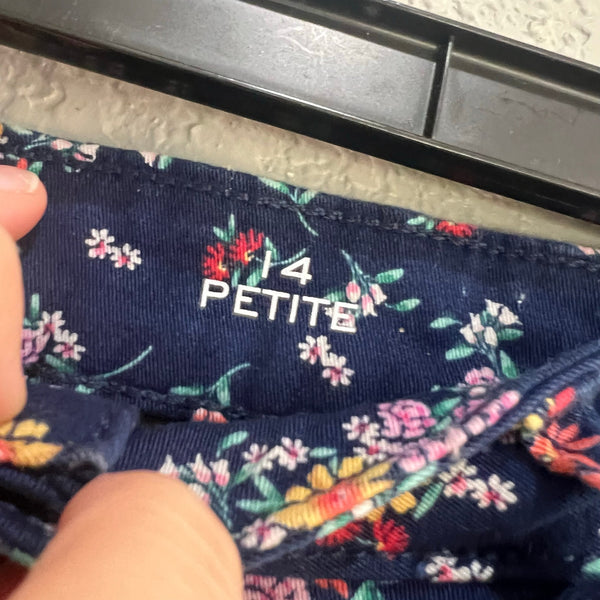 NWT St. John's Bay Navy Floral Chino Shorts Size 14 Petite
