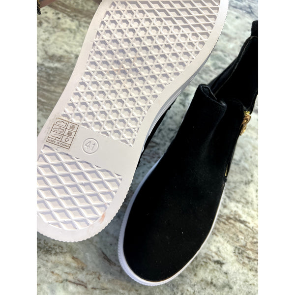 NWOT Black Slip On Shoes Size 10.5