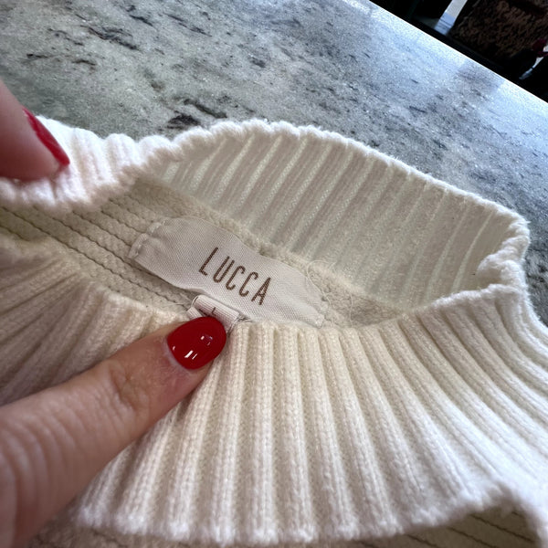 Lucca Couture Chunky White Keyhole Sweater Size Large