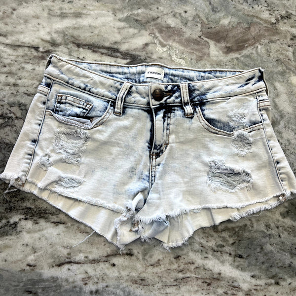 Sneak Peek Low Rise Light Wash Denim Cutoff Shorts Medium