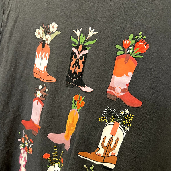Doe Western Floral Boot Graphic Tee Medium
