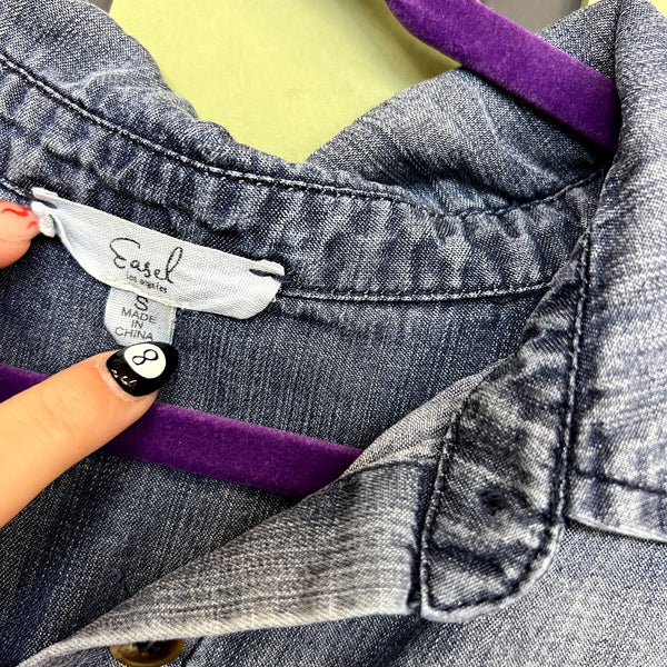 Easel Denim Button Down Top Size Small