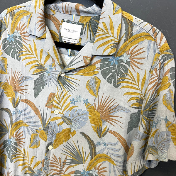 Denim & Flower by Ricky Singh Tropical Floral Button Down Large