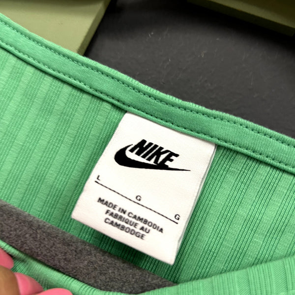 Nike Ribbed Cropped Kelly Green Boxy Tee Size Large