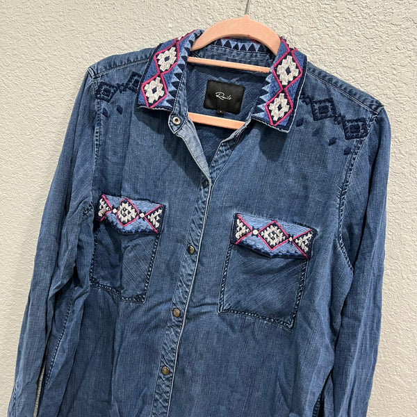 Rails Denim Aztec Embroidered Button Down Shirt Size Large
