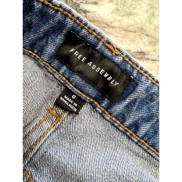 Free Assembly Wide Leg Barrel Style Jeans Size 0