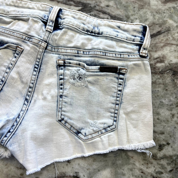 Sneak Peek Low Rise Light Wash Denim Cutoff Shorts Medium
