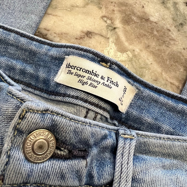 Abercrombie & Fitch Super Skinny Ankle High Rise Distressed Jeans Size 2