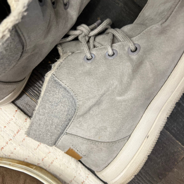 SO Women's Gray Sherpa Lined Shoes Size 8.5