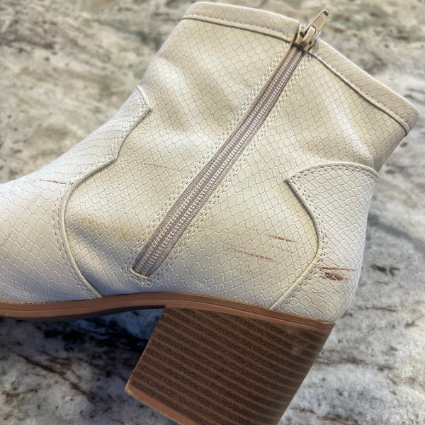 Soda Faux Leather White Reptile Ankle Booties Size 10