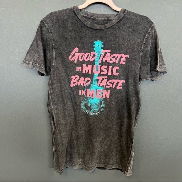 Good Taste in Music Bad Taste in Men Acid Wash Smart Mouth Graphic Tee Small