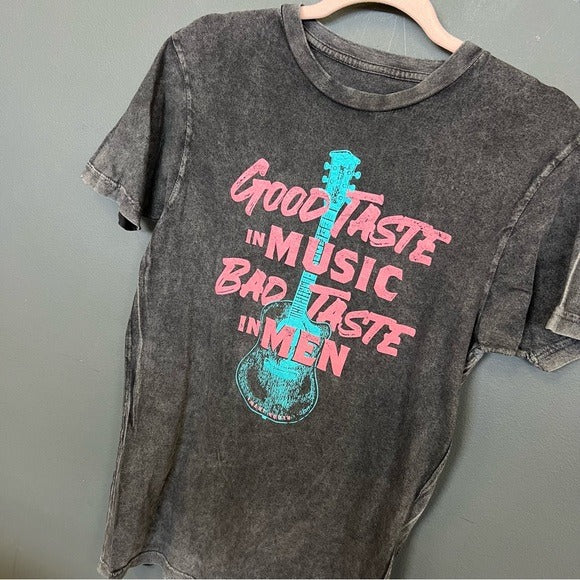Good Taste in Music Bad Taste in Men Acid Wash Smart Mouth Graphic Tee Small