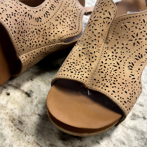 Very J Free Fly Cork Wedges Size 9
