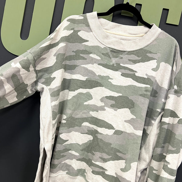 Aerie Side Slit Crew Neck Light Camo Pullover Size Large