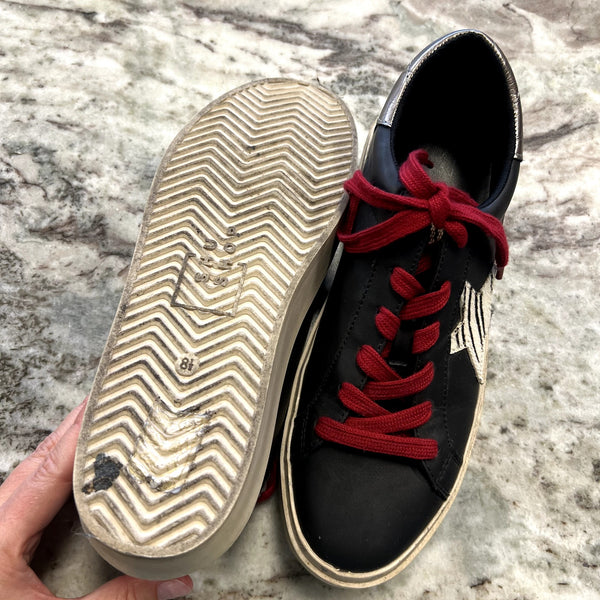 Shu Shop Reba Black Low Top Sneakers Size 8.5