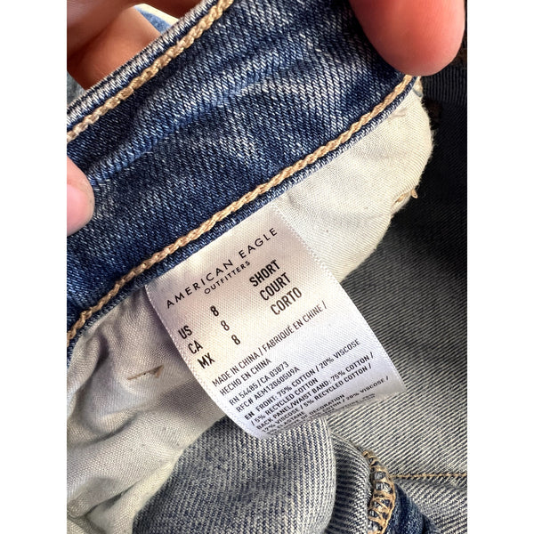 American Eagle Distressed Strigid Mom Jeans Size 8 Short