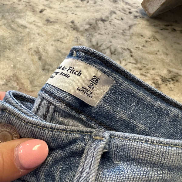 Abercrombie & Fitch Super Skinny Ankle High Rise Distressed Jeans Size 2