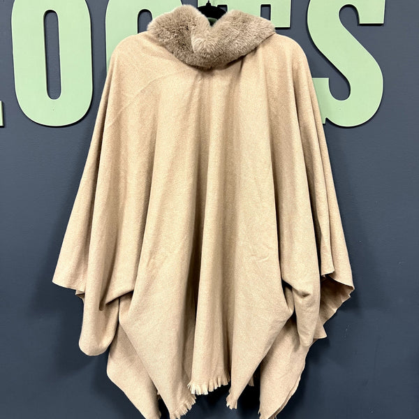 NWT Liz Claiborne Tan Faux Fur Shaw OS