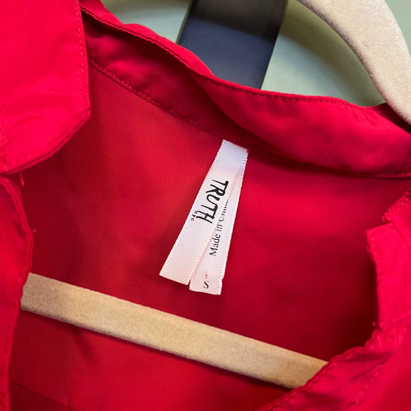 Truth Red 3/4 Sleeve Henley Blouse Small